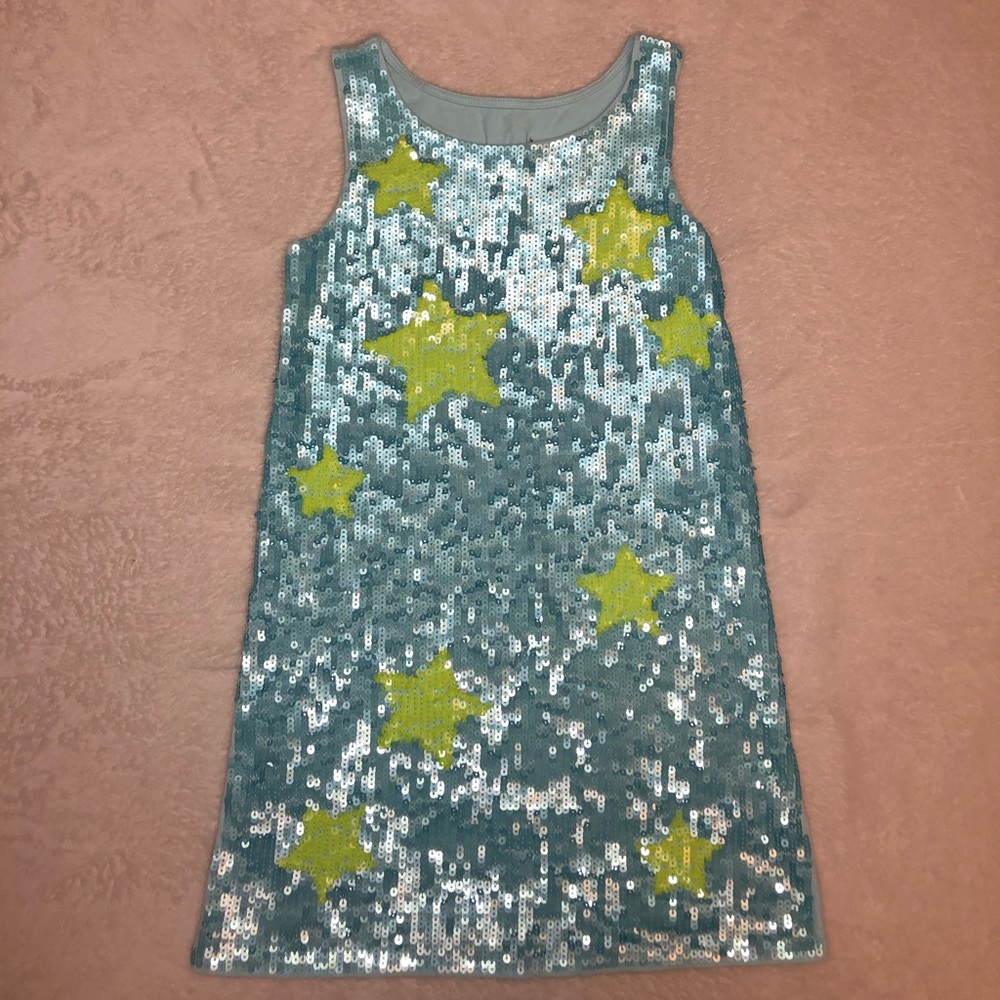 Pretty sequin girls dress!!☀️👓👗